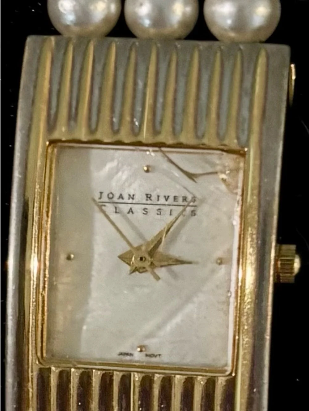 Joan Rivers Pearl-Strand Gold Tone Women's Watch *cracked crystal *